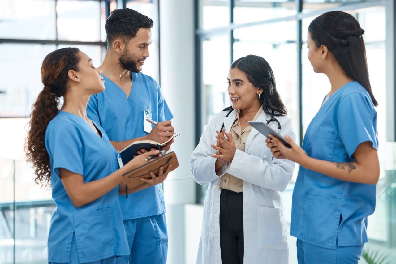 Prontuário Eletrônico do Paciente (PEP) | Foto de uma equipe médica | Certificado Digital | Blog da Certisign